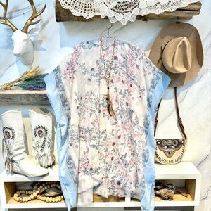 Prairie vibe boho floral cape/cover up w vacay beach vibe